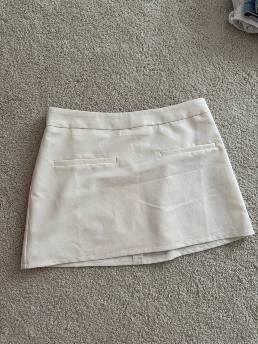 Peppermayo cream skirt - Picture 3 of 3